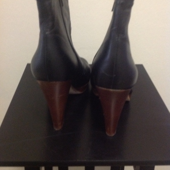 Guess Booties - Picture 6 of 7